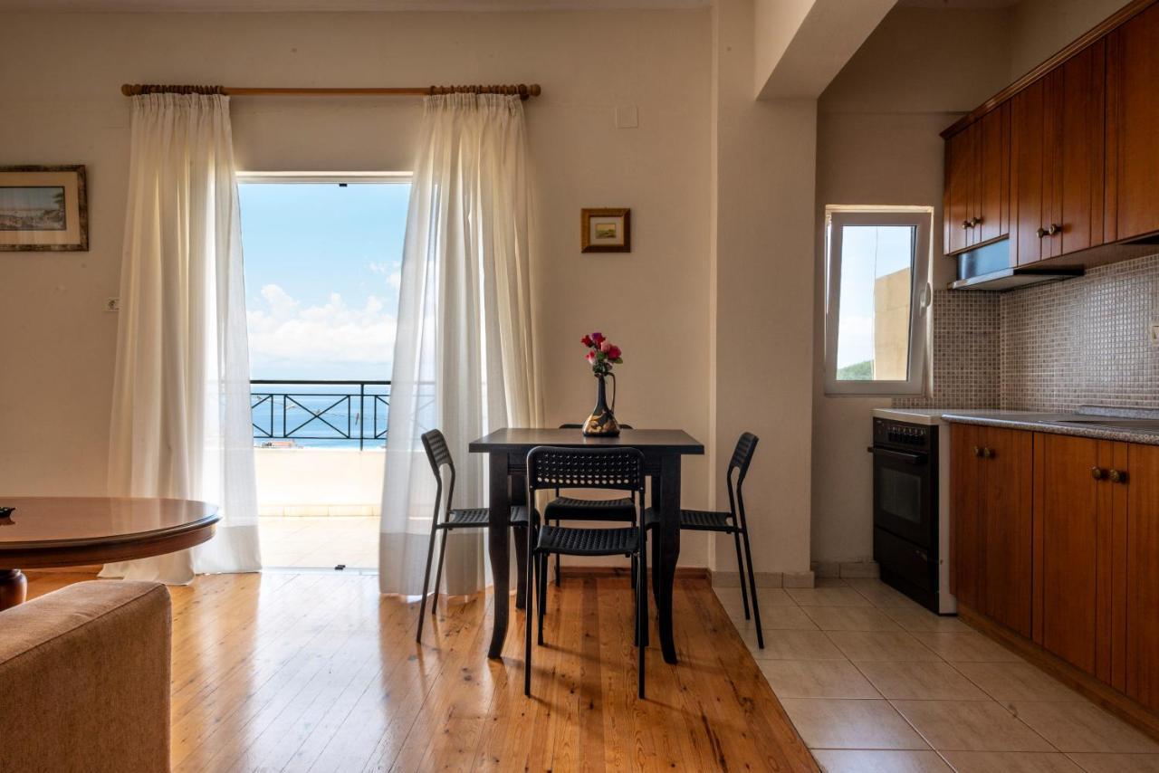 Janakis Apartments Himarë Eksteriør billede